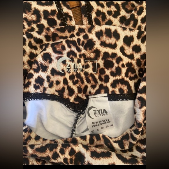 Zyia Leopard Leggings - Size 2 - Picture 3 of 4